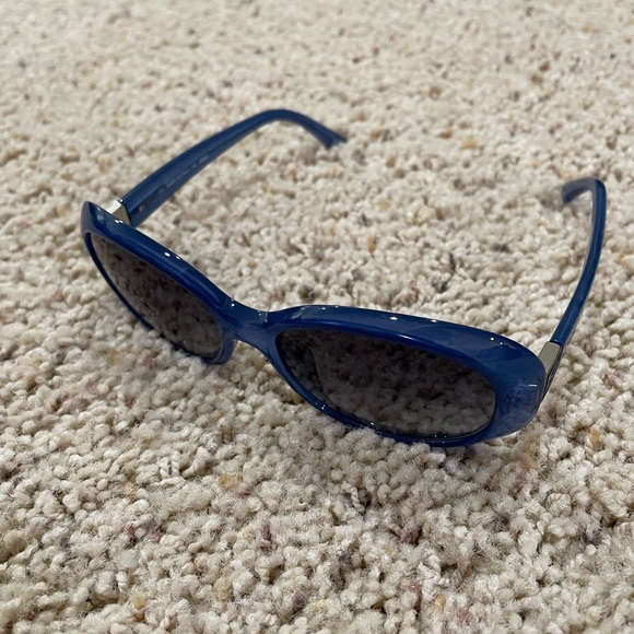 Fendi Women’s Sunglasses - Picture 3 of 4